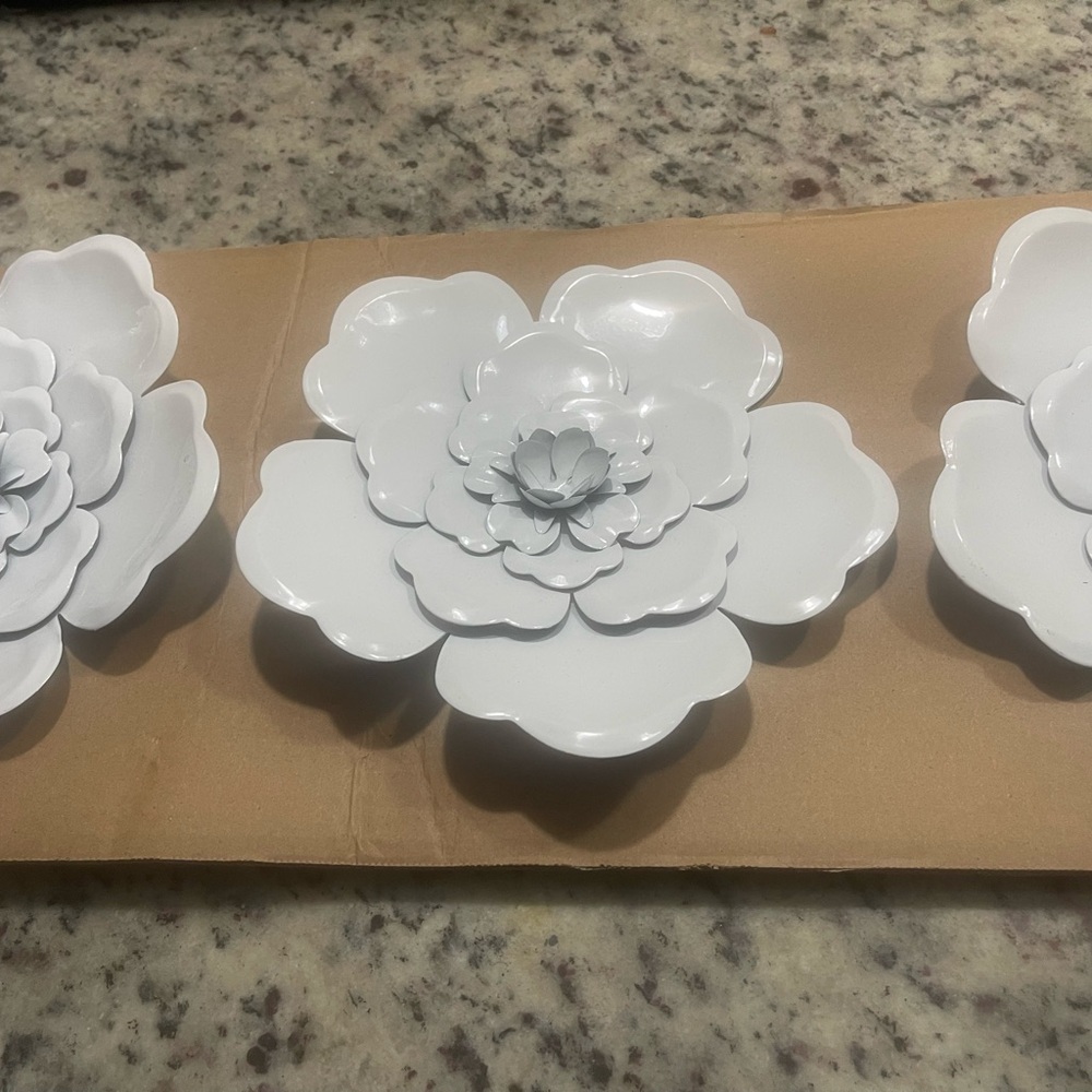 Flower wall decor - Picture 3 of 3